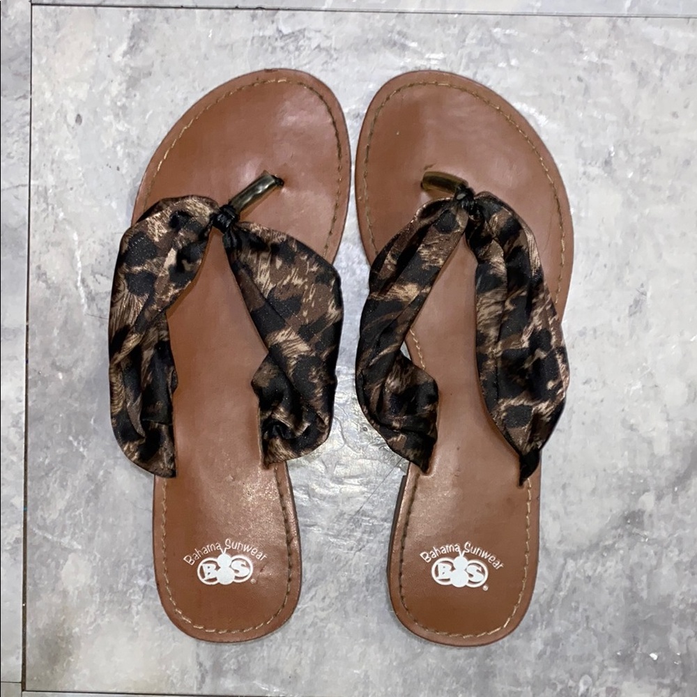 Women's Brown Sandals Bahama sun wear brand size 6 summer shoe cheetah print